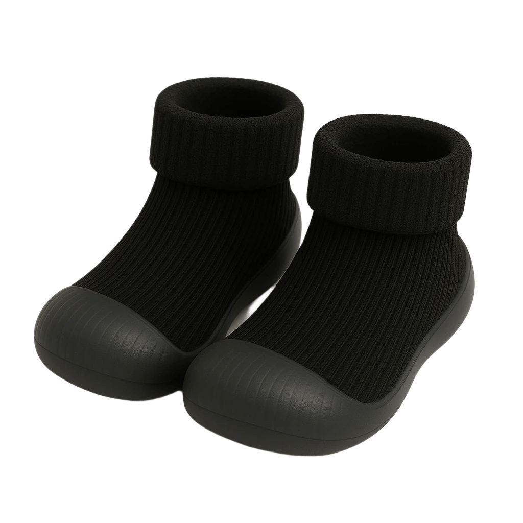 Zwarte sokschoentjes met zachte fleece rand en stevige anti-slip zool – comfortabele kindersloffen voor veilig gebruik binnen en buiten